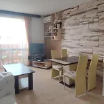 Apartment Dom-el Real 4 -