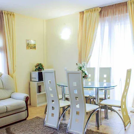 Dom-el Real 4 - Apartment *