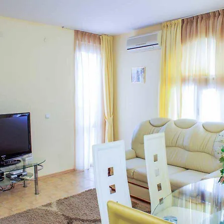 Dom-el Real 4 - Apartment